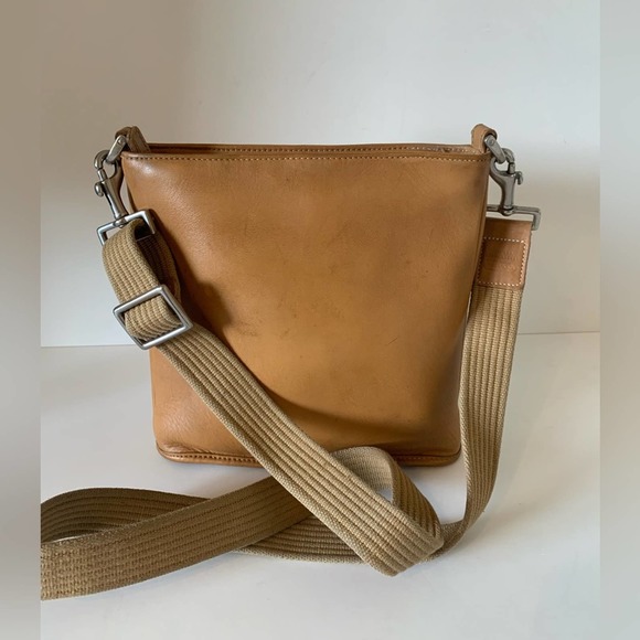 Coach Handbags - Coach Metro bucket bag tan EUC unisex bag